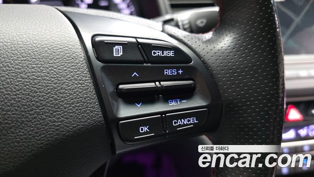 Hyundai AVANTE 2018 — photo 25