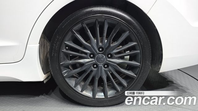 Hyundai AVANTE 2018 — photo 7