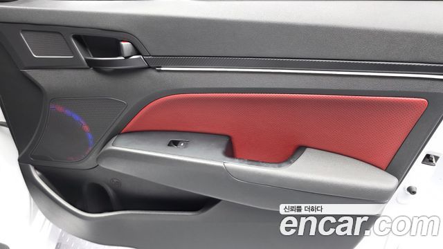 Hyundai AVANTE 2018 — photo 14