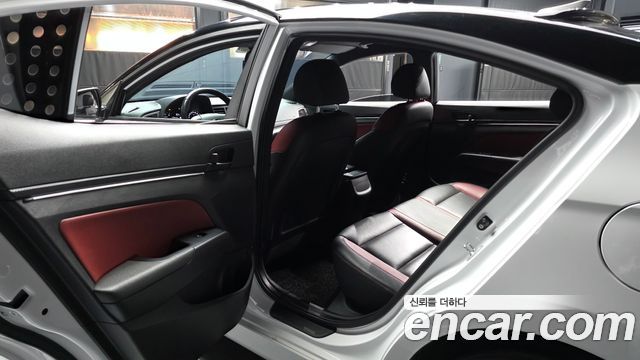Hyundai AVANTE 2018 — photo 16