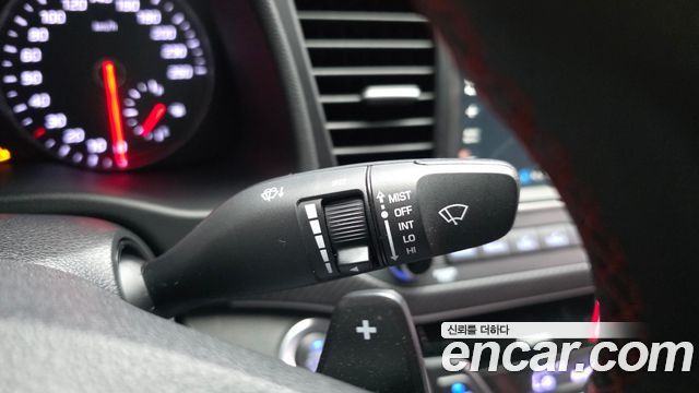 Hyundai AVANTE 2018 — photo 28
