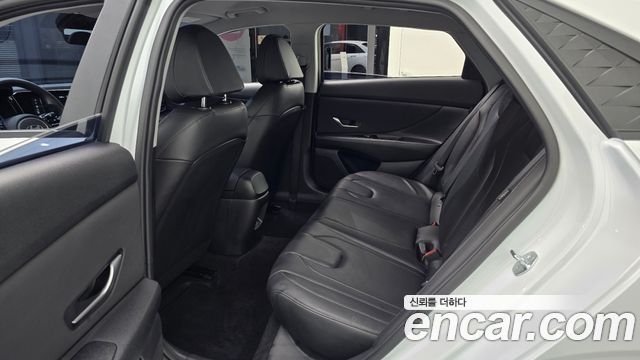 Hyundai AVANTE 2024 — photo 18