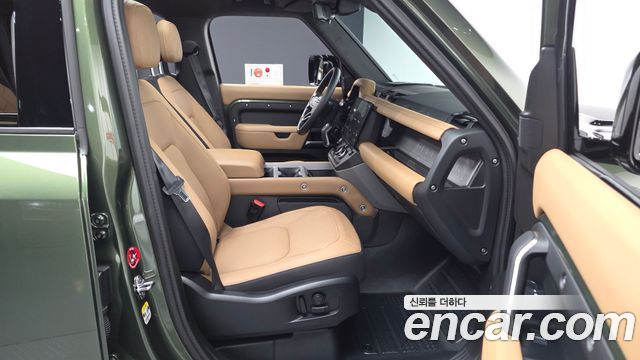 Land Rover Defender 2026 — photo 11