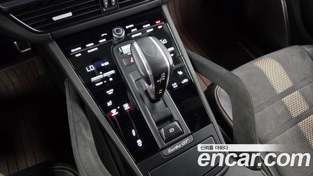 Porsche Cayenne 2022 — photo 9