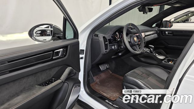 Porsche Cayenne 2022 — photo 10