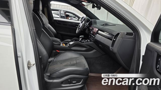 Porsche Cayenne 2022 — photo 11