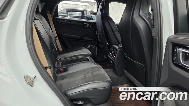 Porsche Cayenne 2022 — photo 12