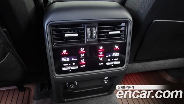 Porsche Cayenne 2022 — photo 18