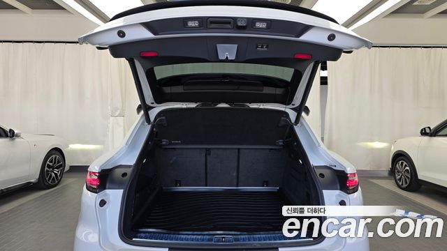 Porsche Cayenne 2022 — photo 20