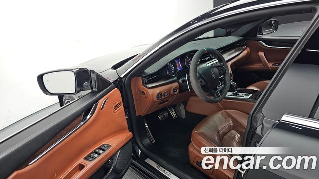 Maserati Quattroporte 2016 — photo 13