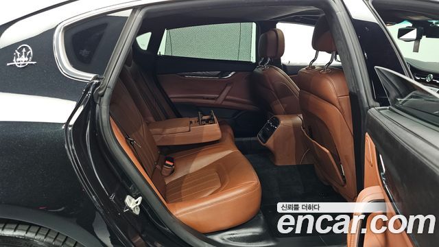 Maserati Quattroporte 2016 — photo 17