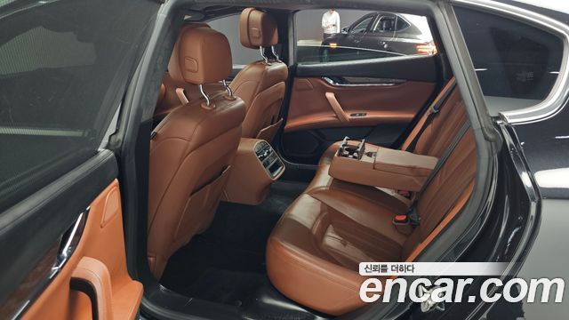 Maserati Quattroporte 2016 — photo 18