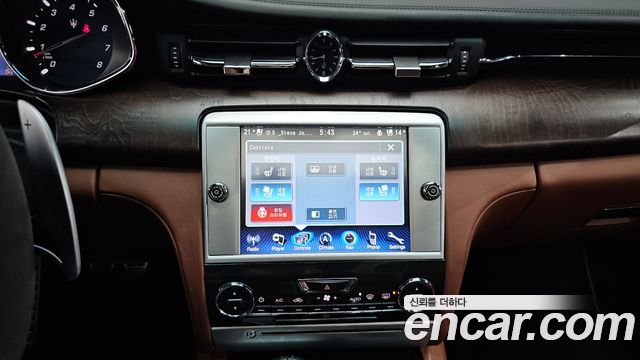 Maserati Quattroporte 2016 — photo 20