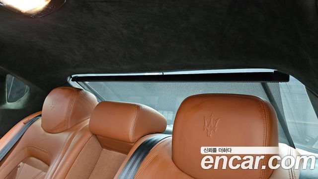Maserati Quattroporte 2016 — photo 31