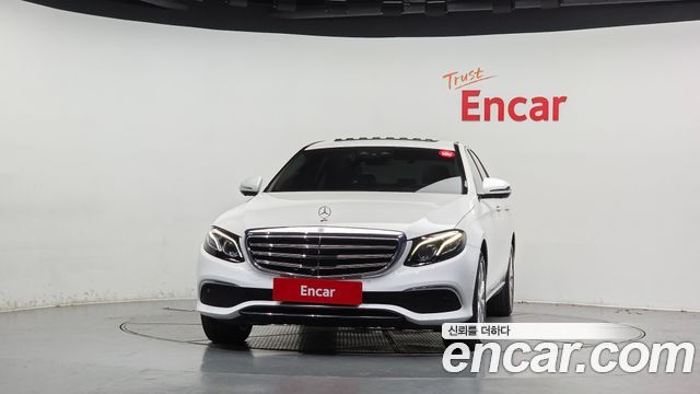 Mercedes-Benz E-Class 2020 — photo 3