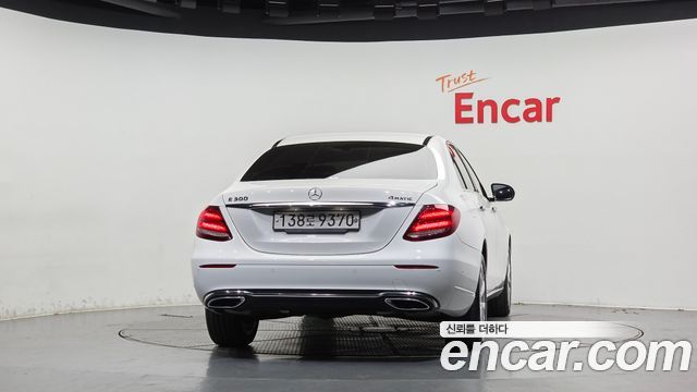 Mercedes-Benz E-Class 2020 — photo 4