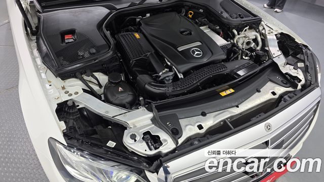 Mercedes-Benz E-Class 2020 — photo 6