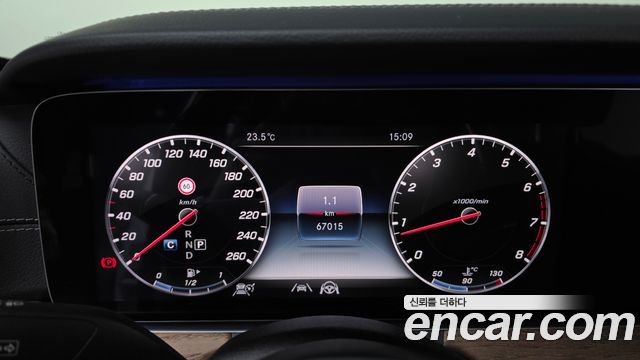 Mercedes-Benz E-Class 2020 — photo 8