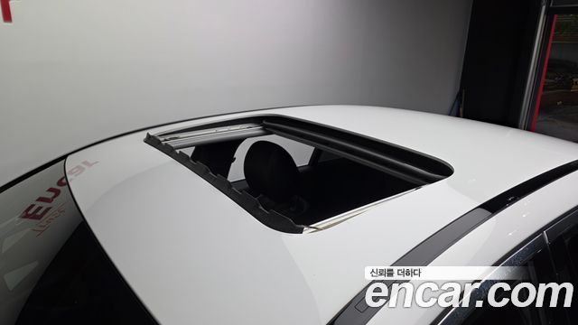 Mercedes-Benz E-Class 2020 — photo 19