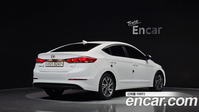 Hyundai AVANTE 2018 — photo 2