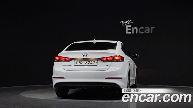 Hyundai AVANTE 2018 — photo 4