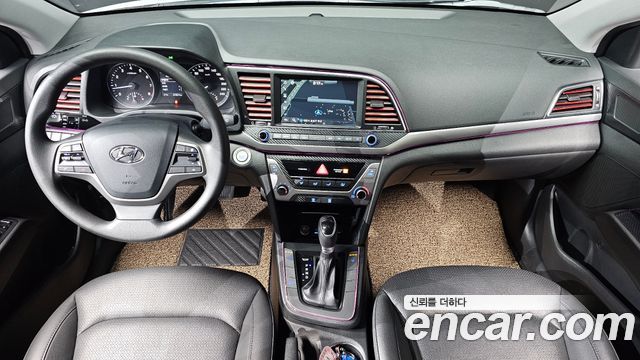 Hyundai AVANTE 2018 — photo 10