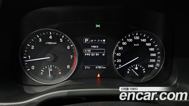 Hyundai AVANTE 2018 — photo 11