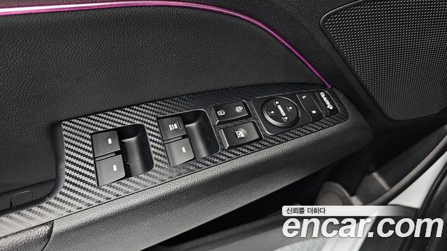 Hyundai AVANTE 2018 — photo 18
