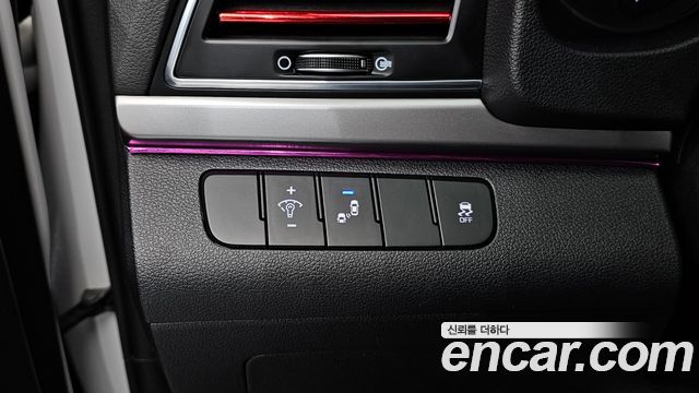 Hyundai AVANTE 2018 — photo 19