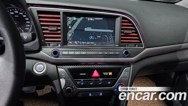 Hyundai AVANTE 2018 — photo 21