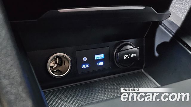 Hyundai AVANTE 2018 — photo 24