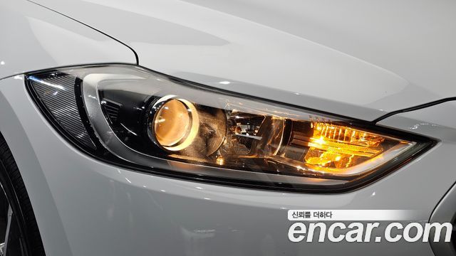Hyundai AVANTE 2018 — photo 8