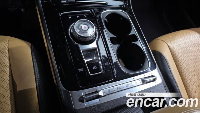 Kia Canival 2021 — photo 12
