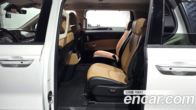 Kia Canival 2021 — photo 18
