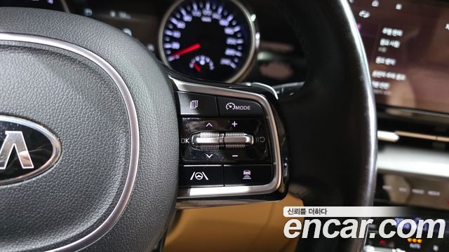 Kia Canival 2021 — photo 22