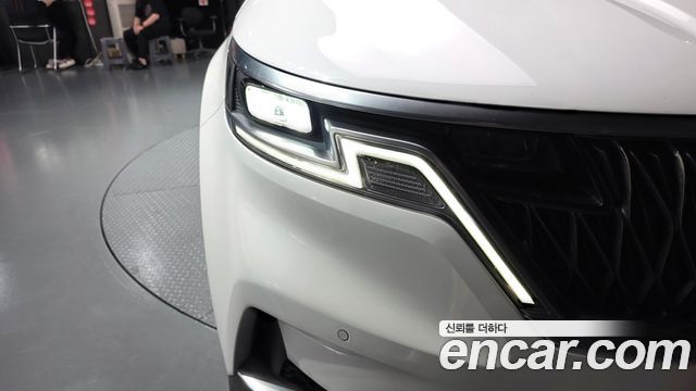 Kia Canival 2021 — photo 8