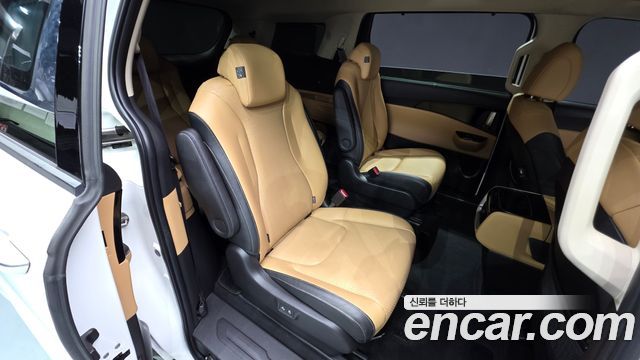 Kia Canival 2021 — photo 16