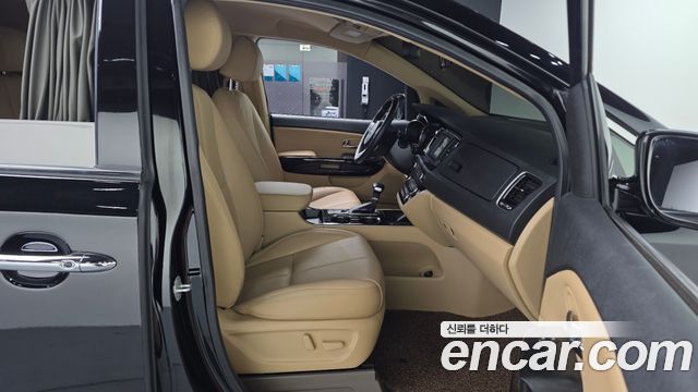 Kia Canival 2019 — photo 11