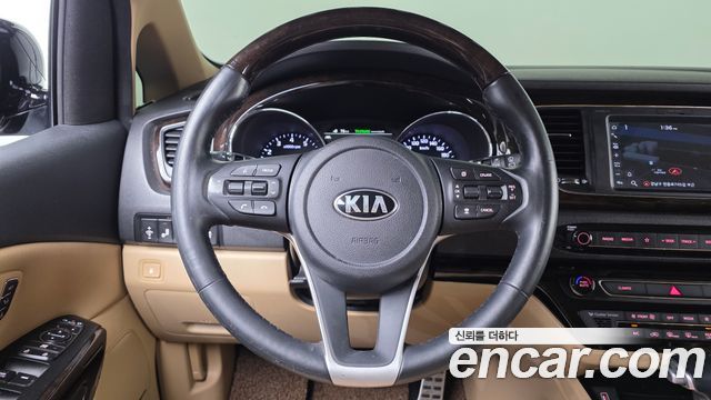Kia Canival 2019 — photo 13