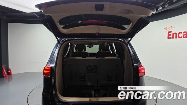 Kia Canival 2019 — photo 20