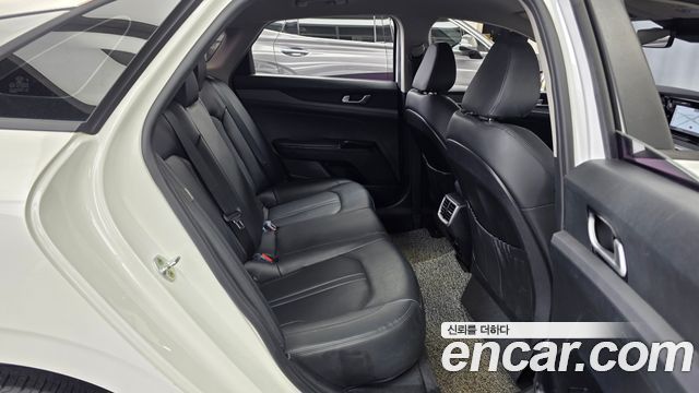 Kia K5 2021 — photo 18