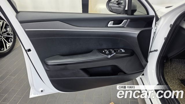 Kia K5 2021 — photo 14
