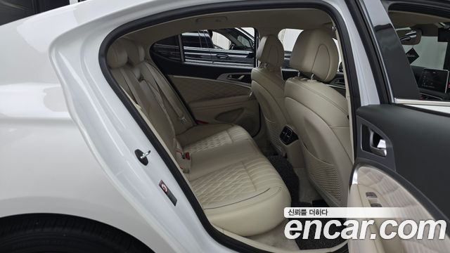 Genesis G70 2019 — photo 17