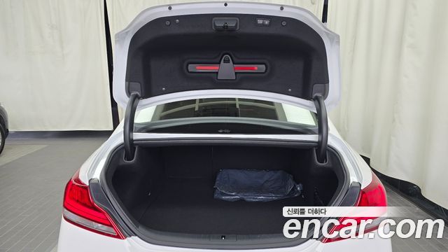 Genesis G70 2019 — photo 23