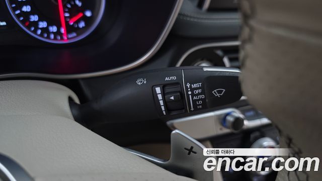Genesis G70 2019 — photo 27
