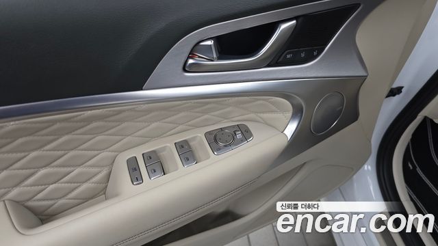 Genesis G70 2019 — photo 28