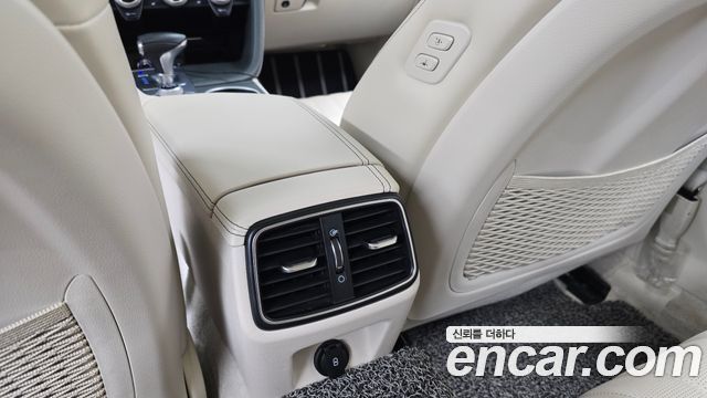 Genesis G70 2019 — photo 31