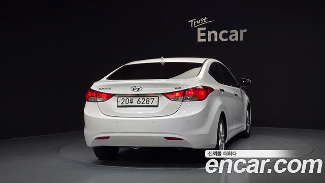 Hyundai AVANTE 2013 — photo 4