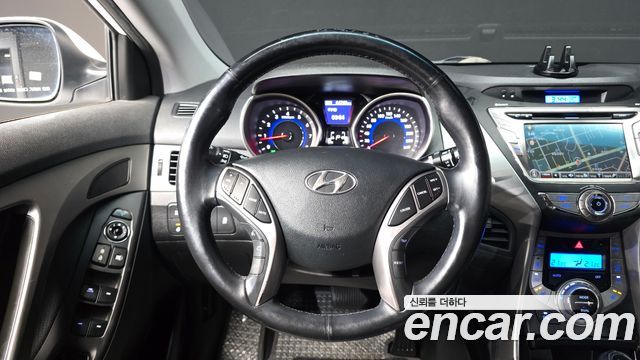 Hyundai AVANTE 2013 — photo 18