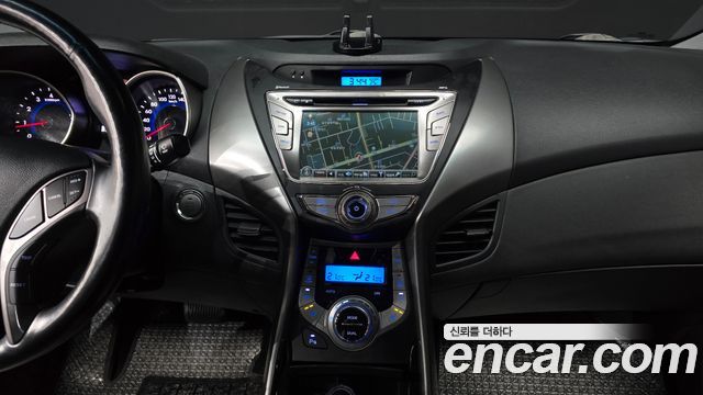 Hyundai AVANTE 2013 — photo 21